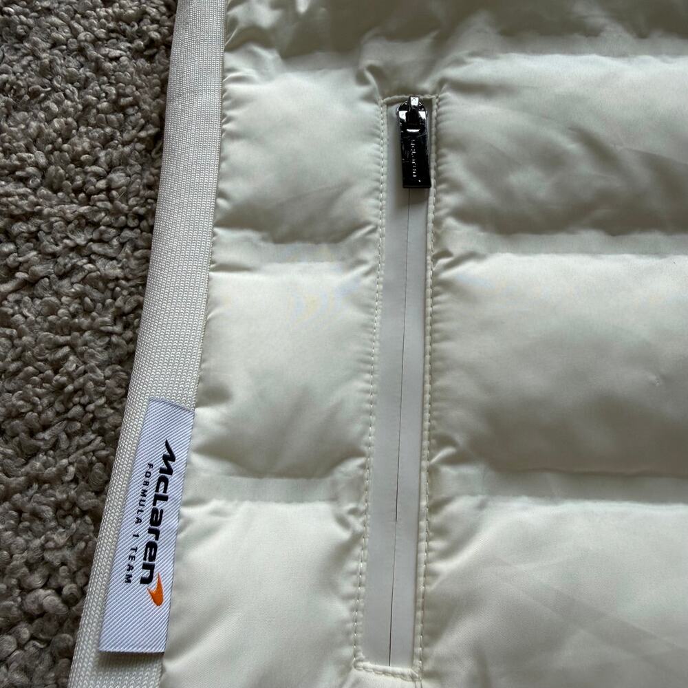 REISS x McLaren F1 Hybrid Quilt Knit Gilet White Women’s US 6 / EU 38 / UK 10 - Picture 3 of 12